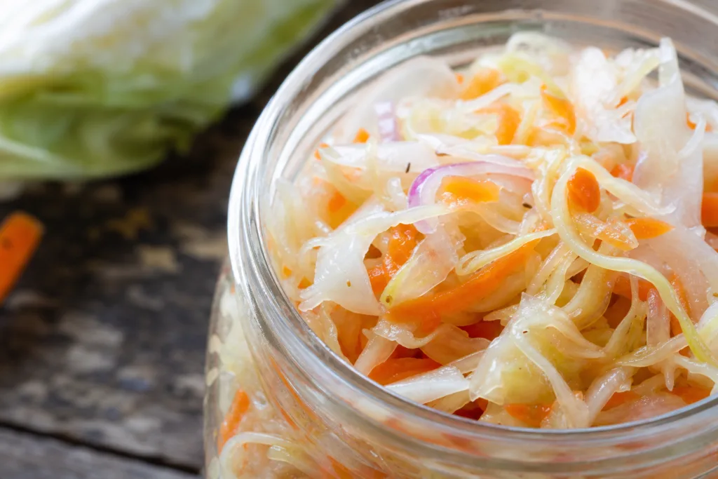 Curtido salvadorien fermenté croquant au chou carotte et origan en bocal